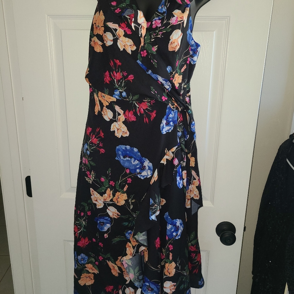 Parker floral wrap dress spring size M